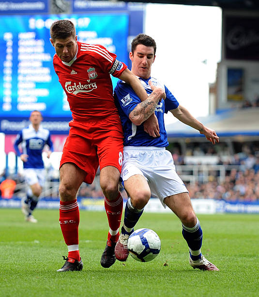 动并不是首 动并不是首