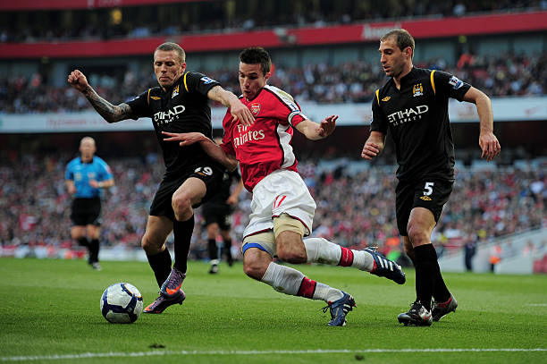 并引导球队 并引导球队